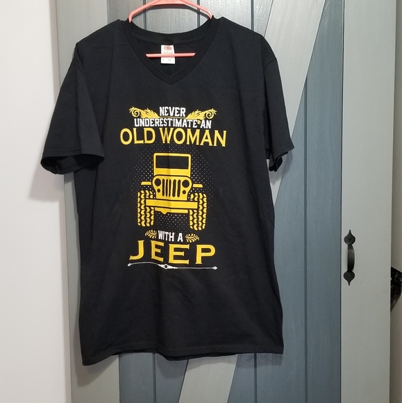 Women's JEEP Black Tee Shirt NEW LG - Picture 1 of 2